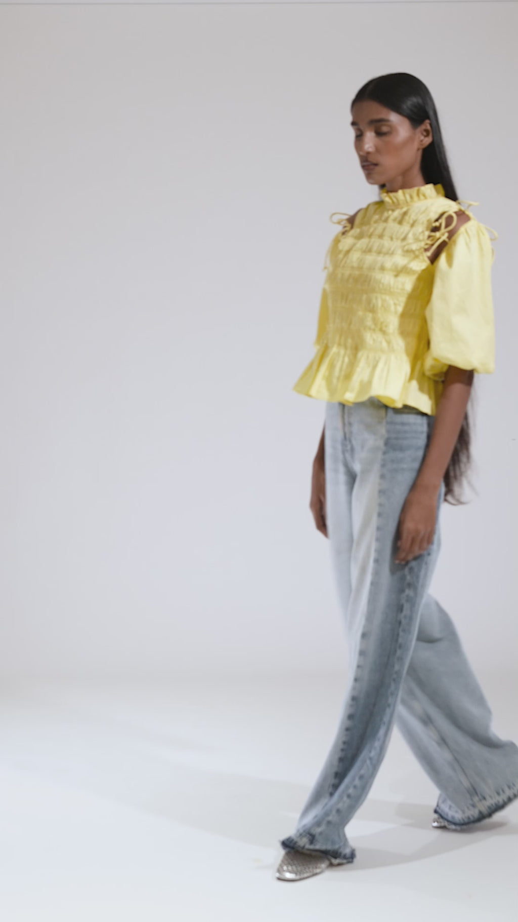SMOCKED DETAIL PEPLUM TOP
