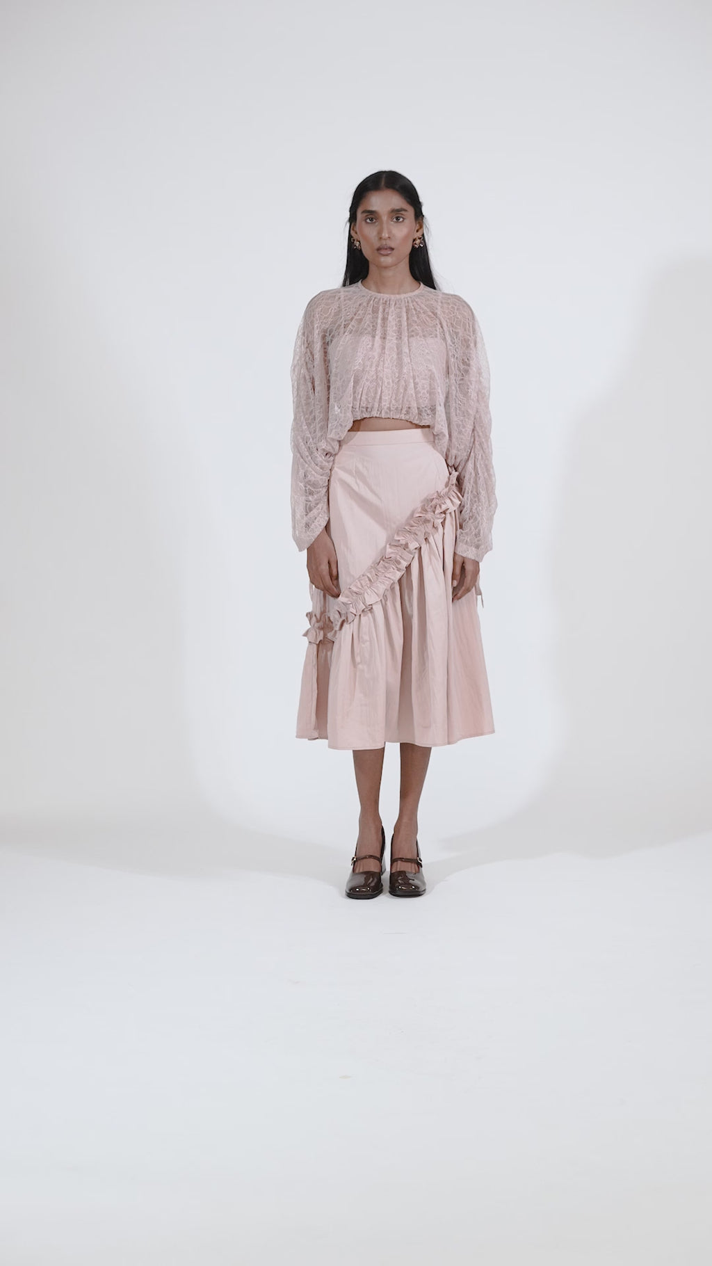 RUCHED SLEEVE LACE TOP