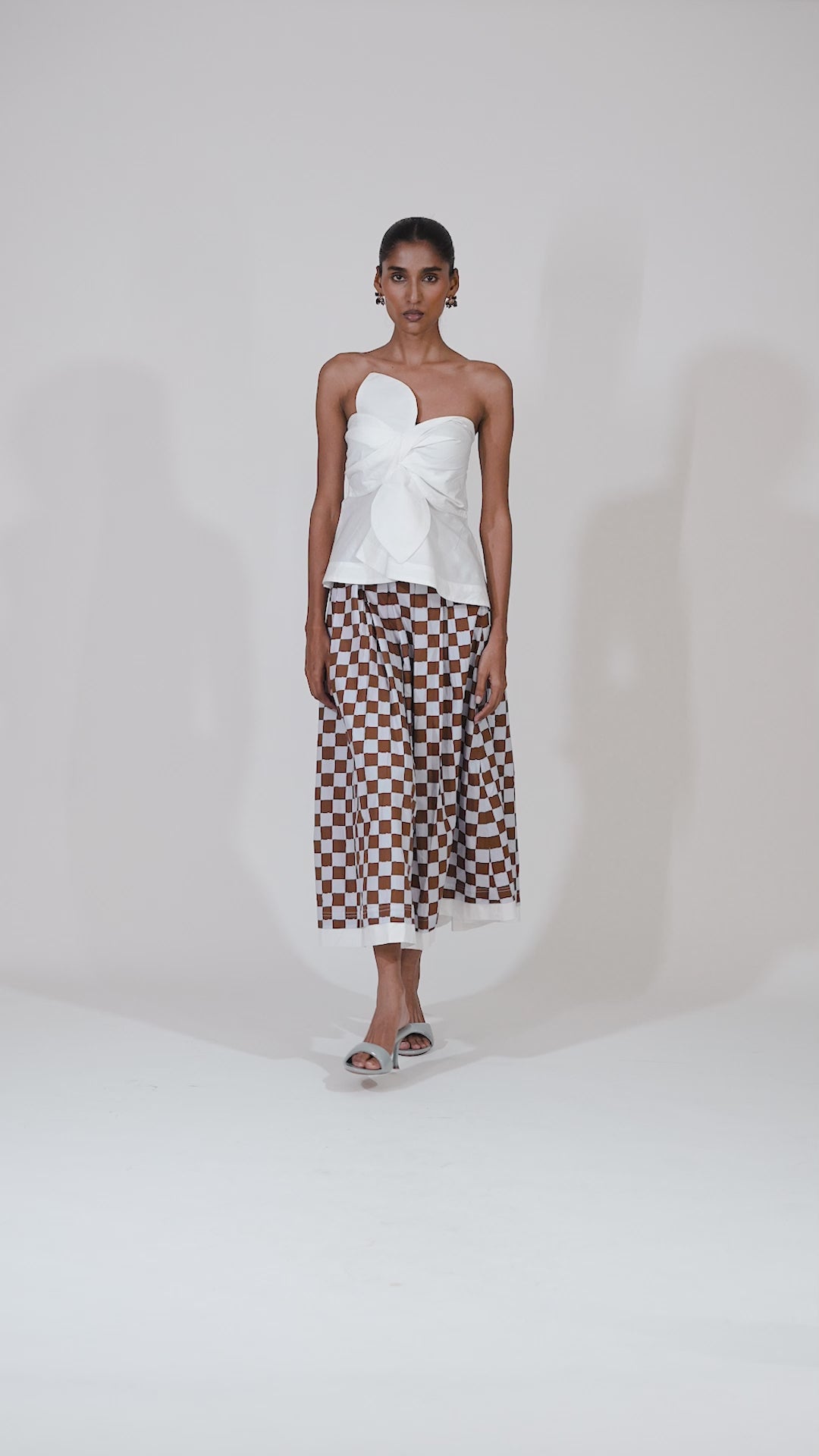 BOW WHITE BUSTIER TOP